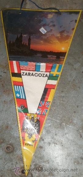 Militaria: Bander&iacute;n Zaragoza con escudo franquista