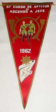 Military Antiques: ANTIGUO BANDERIN 1962 . 37 CURSO DE APTITUD DE ASCENSO A JEFE -