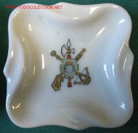Militaria: Cenicero de cer&aacute;mica de 7 cms. - Foto 1