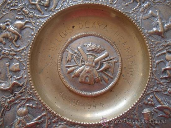 Militaria: PLATO MILITAR DE BRONCE 1944 EJERCITO ESPA&Ntilde;OL - Foto 2