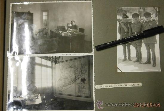 Military Antiques: Lote de dos fotos de 17.5 x 11.5 cms y una de 13 x 8.5 cms, despacho del sr. capit&aacute;n