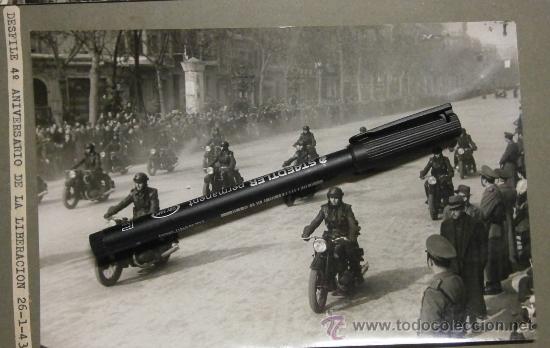 Militaria: Foto de 17.5 x 11.5 cms, de la Policia Armada, desfile 4&ordm; aniversario de la liberaci&oacute;n, 26.01.43