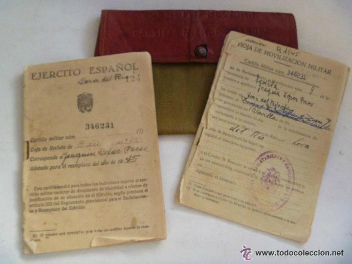 Militaria: CARTILLA MILITAR , HOJA MOVILIZACION Y FUNDA DE MILITAR LORA DEL RIO ( SEVILLA) , 1945..