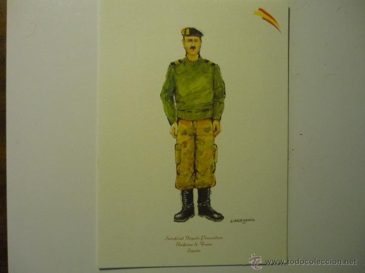 Militaria: CARTULINA TAMA&Ntilde;O 21 X 15 DIBUJO SUBOFICIAL BRIGADA PARACAIDISTA UNIFORME FAENA