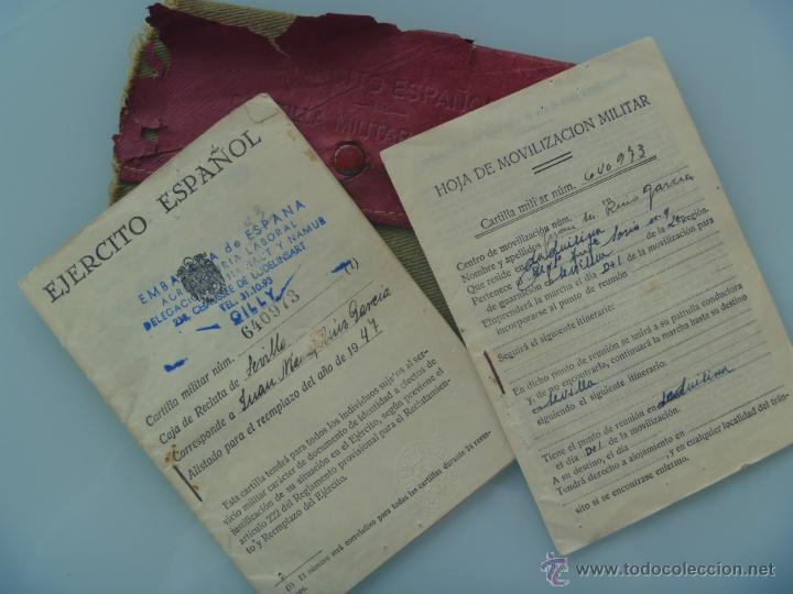 Militaria: CARTILLA MILITAR Y SU FUNDA , DE UN MILITAR DE SEVILLA 1947 , CON SELLO CONSULADO EN BELGICA