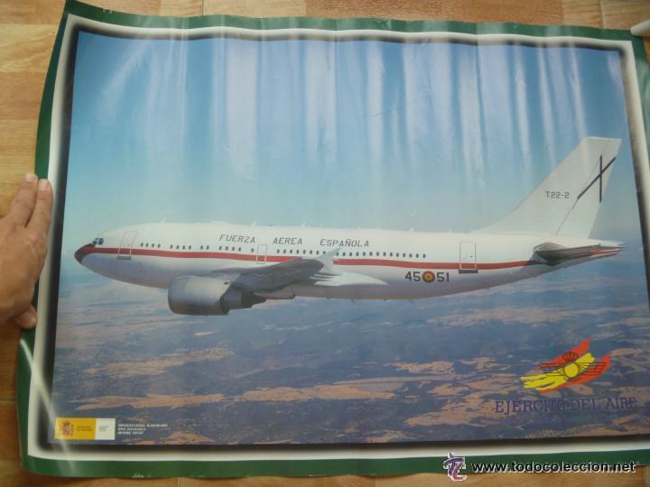 Militaria: AVIACION , EJERCITO DEL AIRE : POSTER CON AVION DE LA FUERZA AEREA ESPA&Ntilde;OLA .48 x 66 cm