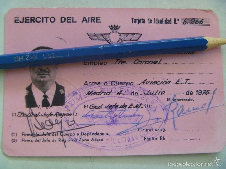 Militaria: AVIACION , EJERCITO DEL AIRE : TARJETA DE IDENTIDAD DE UN TENIENTE CORONEL . MADRID, 1975