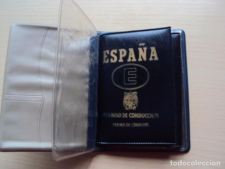 Militaria: CARTERA MILITAR MAS DOCUMENTOS DE SU INTERIOR - Foto 2