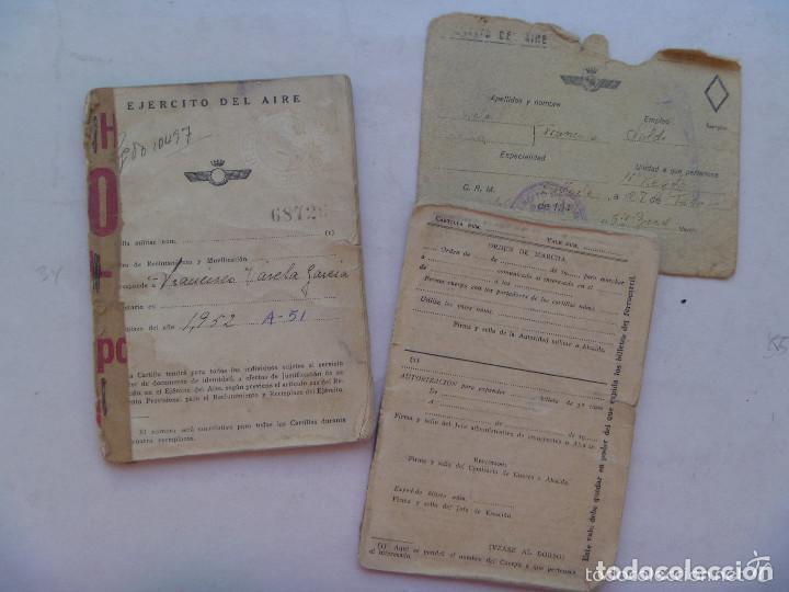 Militaria: AVIACION , EJERCITO DEL AIRE : CARTILLA MILITAR Y TARJETA DE IDENTIDAD DE VOLUNTARIO. SEVILLA, 1952.