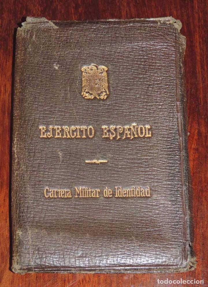 Militaria: CARTERA MILITAR DE IDENTIDAD EN CUERPO,  PERTENECE A UN TENIENTE MEDICO, SANIDAD MILITAR, ALCAZARQUI