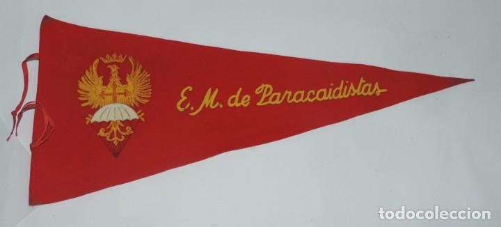 Militaria: BANDERIN de la Escuela Militar de PARACAIDISTAS, Alcantarilla (Murcia), MIDE 45 CMS. DE LONGITUD.
