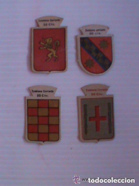 Military Antiques: FALANGE : LOTE DE 4 EMBLEMAS DE DE CARTONCILLO DE AUXILIO SOCIAL : ESCUDOS NOBILIARIOS