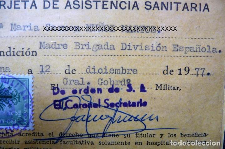 Militaria: (JX-180161)Tarjeta sanitaria de la Madre de un Brigada ca&iacute;do en la Divisi&oacute;n Azul
