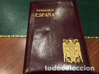 Militaria: PASAPORTE Y FUNDA - Foto 1