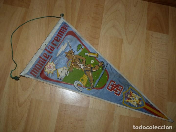 Militaria: ANTIGUO BANDERIN MILICIAS UNIVERSITARIAS MONTE LA REINA 1960 COLECCION
