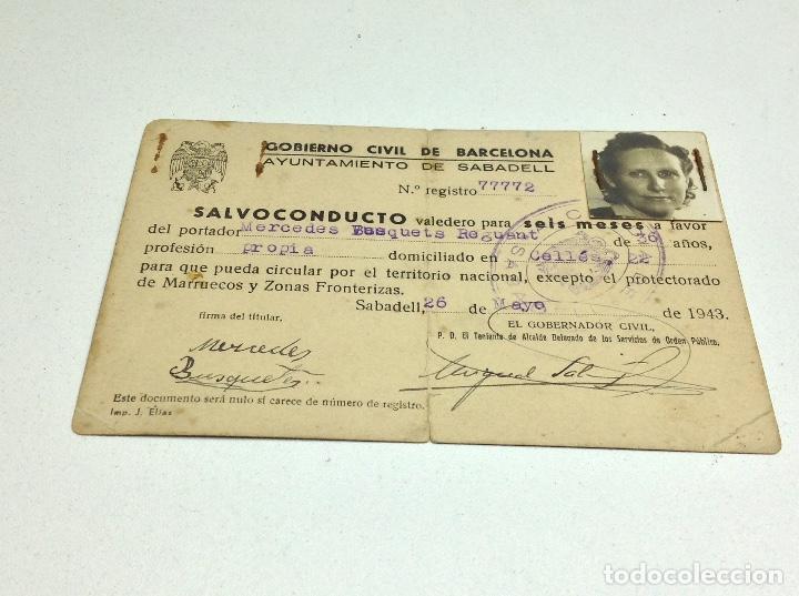 Militaria: SALVOCONDUCTO - AYUNTAMIENTO DE SABADELL - GOVIERNO CIVIL BARCELONA - 1943