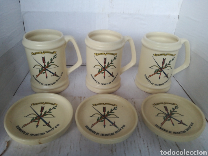 Militaria: Lote de 3 jarras y sus tres posavasos del distinguido regimiento de infanter&iacute;a Bail&eacute;n 60