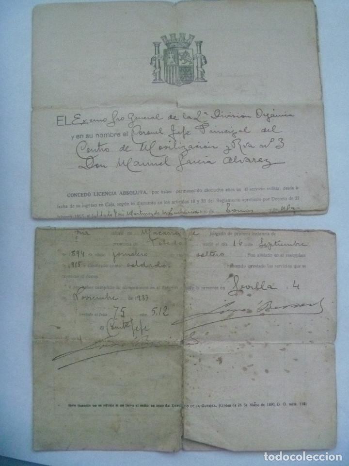 Militaria: REPUBLICA - 2 &ordf; DIVISION ORGANICA : LICENCIA ABSOLUTA DE UN SOLDADO DE TOLEDO. SEVILLA, 1933