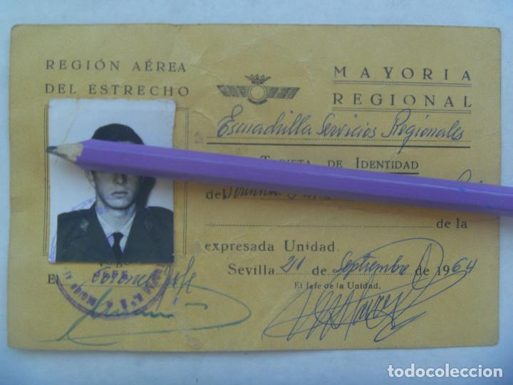Militaria: EJERCITO DEL AIRE - REGION AEREA ESTRECHO : CARNET SOLDADO DE AVIACION. SEVILLA, 1964