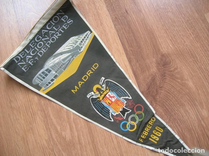 Military Antiques: BANDERIN DE EPOCA FRANQUISTA. AGUILA DE SAN JUAN. DELEGACION NACIONAL DE DEPORTES. A&Ntilde;O 1960. FALANGE