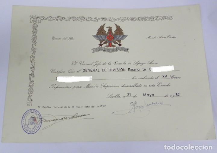 Militaria: DIPLOMA DEL MANDO AEREO TACTICO, CERTIFICADO DEL CURSO INFORMATIVO PARA MANDOS SUPERIORES, SEVILLA 1