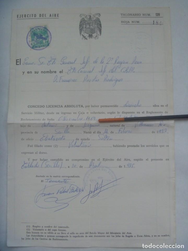Militaria: AVIACION - 2&ordf; REGION AEREA : LICENCIA ABSOLUTA DE MILITAR EJERCITO DEL AIRE. SEVILLA, 1975