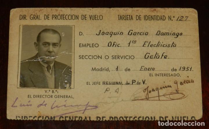 Militaria: TARJETA DE IDENTIDAD DE LA DIR. GRAL. DE PROTECCION DE VUELO, OFICIAL ELECTRICISTA, A&Ntilde;O 1951, MIDE 1