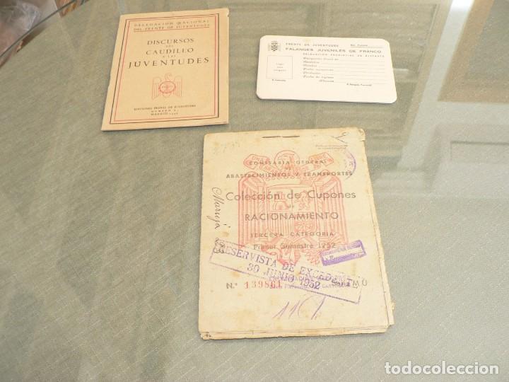 Militaria: DISCURSO DEL CAUDILLO 1942, CARTILLA DE RAZONAMIENTO Y CARNET PARA EL FRENTE DE JUVENTUDES
