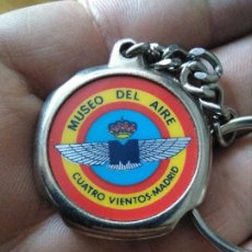 Militaria: LLAVERO MILITAR EJERCITO AIRE AVIACIÓN MUSEO DEL AIRE CUATRO VIENTOS MADRID. Lote 267048134