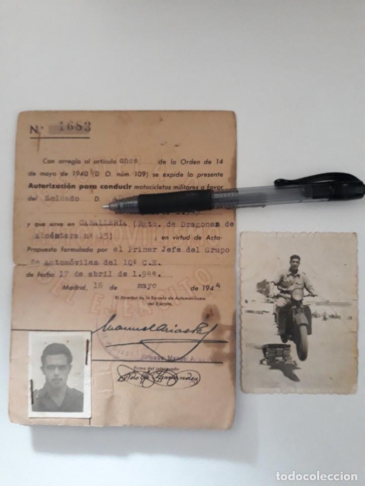 Militaria: CARNET ESCUELA DE AUTOMOVILISMO DEL EJERCITO 1944. Rgto. de Dragones de Alcantara n&ordm; 15 Motocicletas