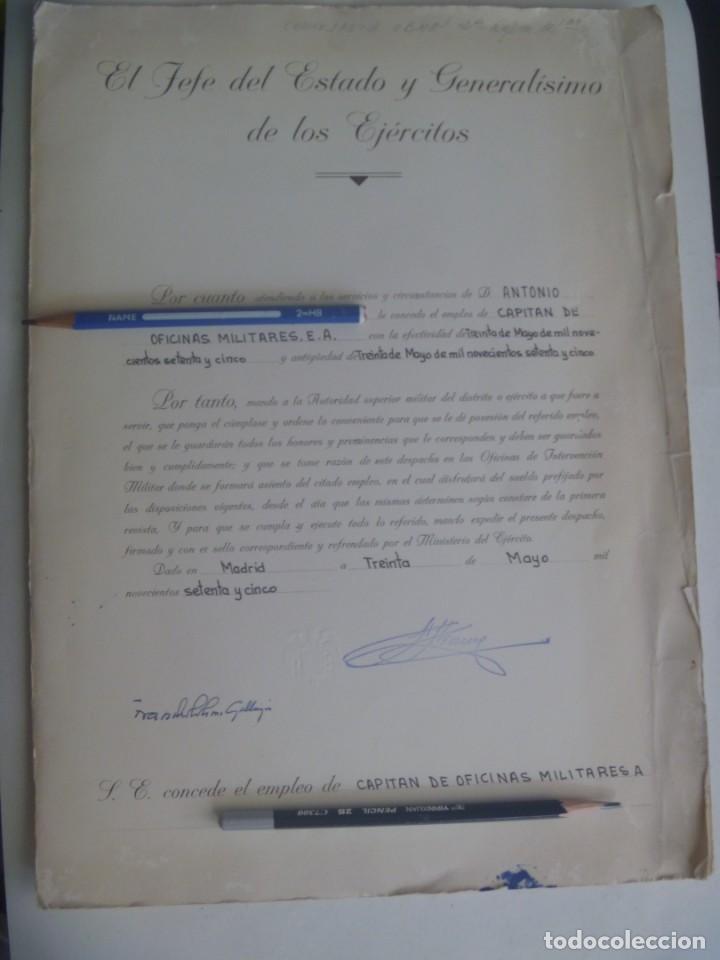 Militaria: OFICINAS MILITARES : DIPLOMA CONCESION EMPLEO DE CAPITAN DE O.M.. FIRMA FRANCISCO FRANCO , 1975