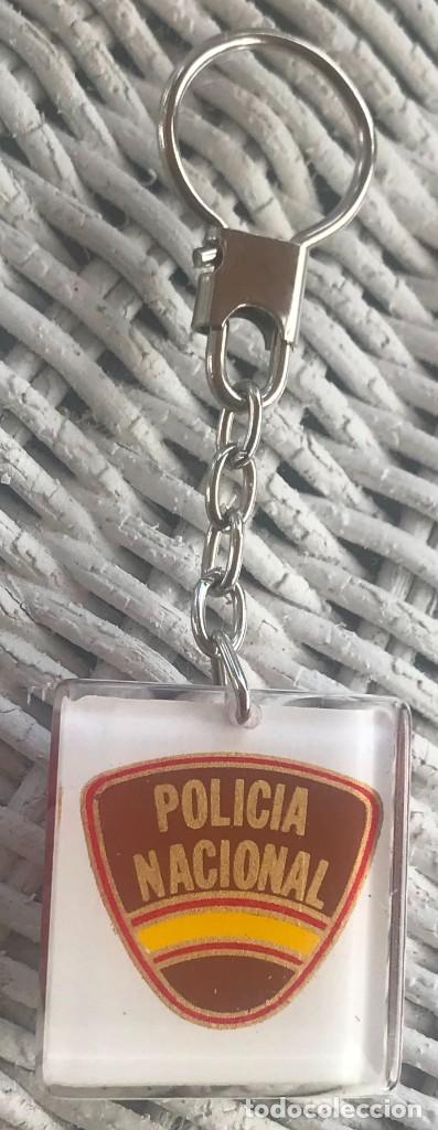 Military Antiques: ANTIGUO LLAVERO POLICIA NACIONAL, BUEN ESTADO.