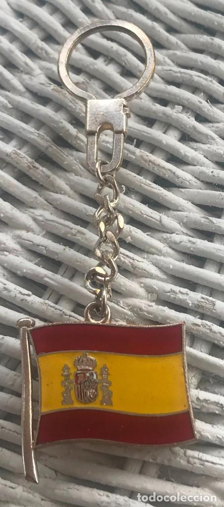Militaria: ANTIGUO LLAVERO ESMALTADO A FUEGO CON LA BANDERA DE ESPA&Ntilde;A, BUEN ESTADO.