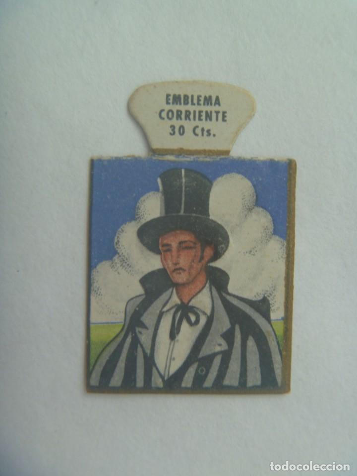Militaria: POST GUERRA CIVIL - FALANGE : EMBLEMA AUXILIO SOCIAL . CATALU&Ntilde;A , ESTUDIANTE DE VICH