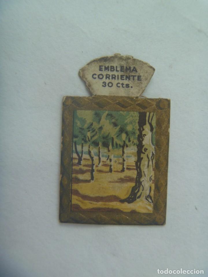 Militaria: POST GUERRA CIVIL - FALANGE : EMBLEMA AUXILIO SOCIAL , VALENCIA