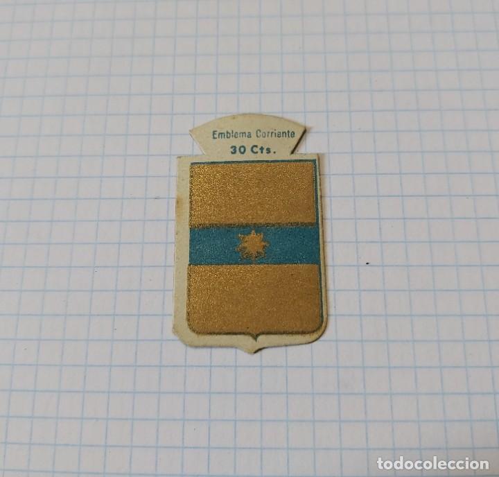 Militaria: Cartoncito de auxilio social, Emblema corriente 30 cts, Pasamonte, serie B, n&ordm; 75