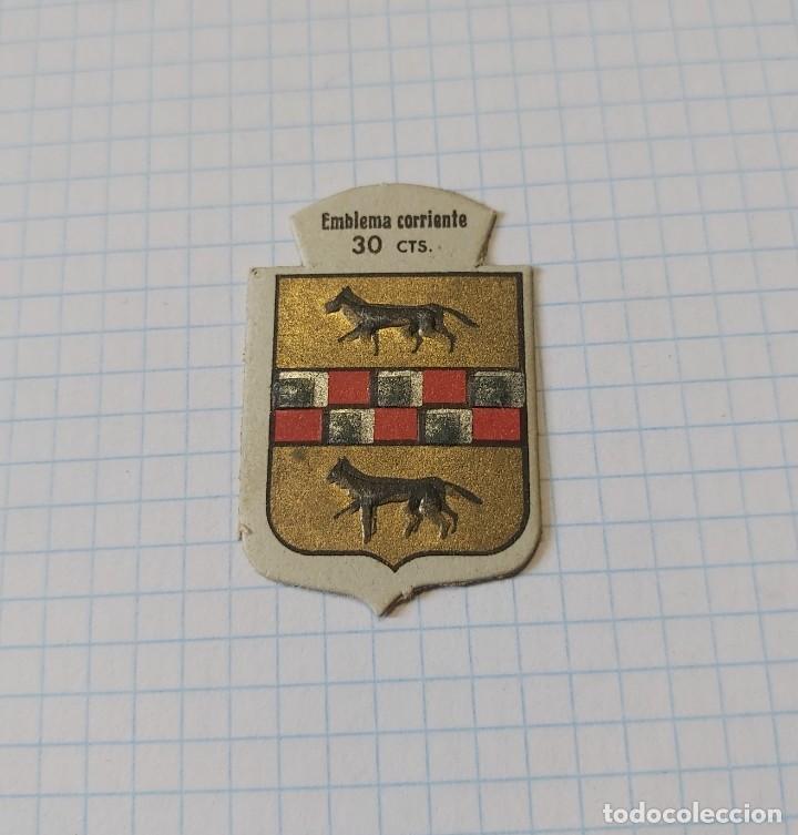Militaria: Cartoncito de auxilio social, Emblema corriente 30 cts, Herdara, serie C, n&ordm; 23