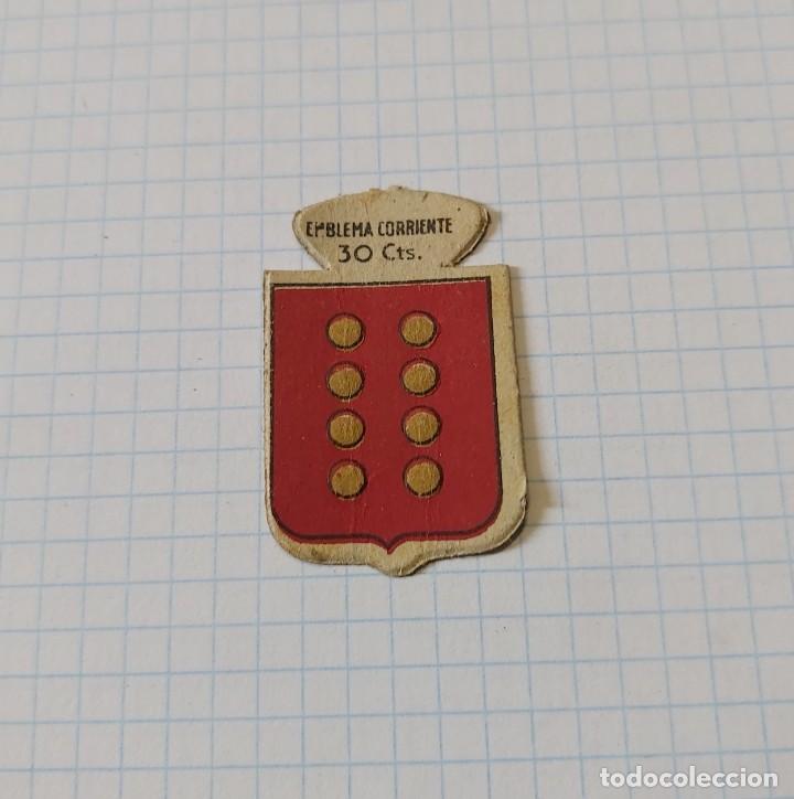 Military Antiques: Cartoncito de auxilio social, Emblema corriente 30 cts, Moncada, serie C, n&ordm; 34