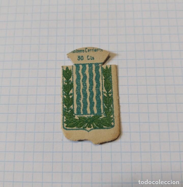 Military Antiques: Cartoncito de auxilio social, Emblema corriente 30 cts, Tarragona, serie B