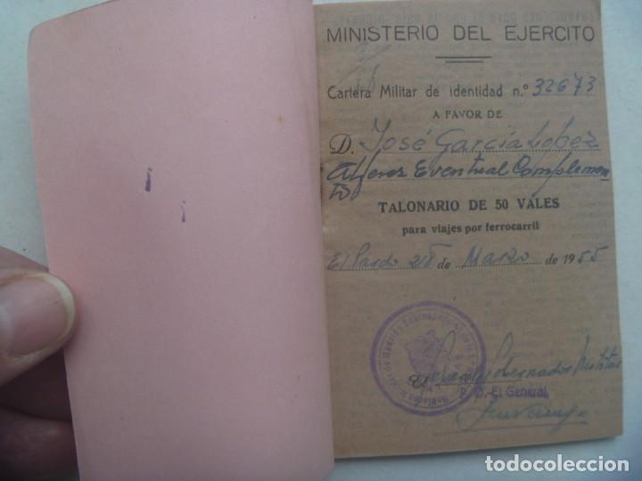 Militaria: MINISTERIO DEL EJERCITO : TALONARIO DE 50 VALES DE VIAJE FERROCARRIL, BILLETES TREN., DE , 1955