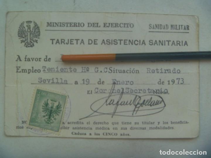 Militaria: MINISTERIO DEL EJERCITO : CARNET DE ASISTENCIA SANITARIA TENIENTE GUARDIA CIVIL. SEVILLA, 1973