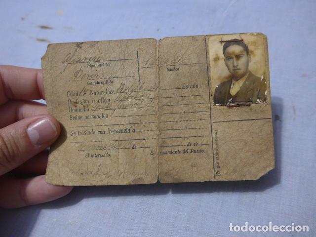 Militaria: ANTIGUO CARNET DE IDENTIDAD GUARDIA CIVIL DE VALENCIA A&Ntilde;OS 40