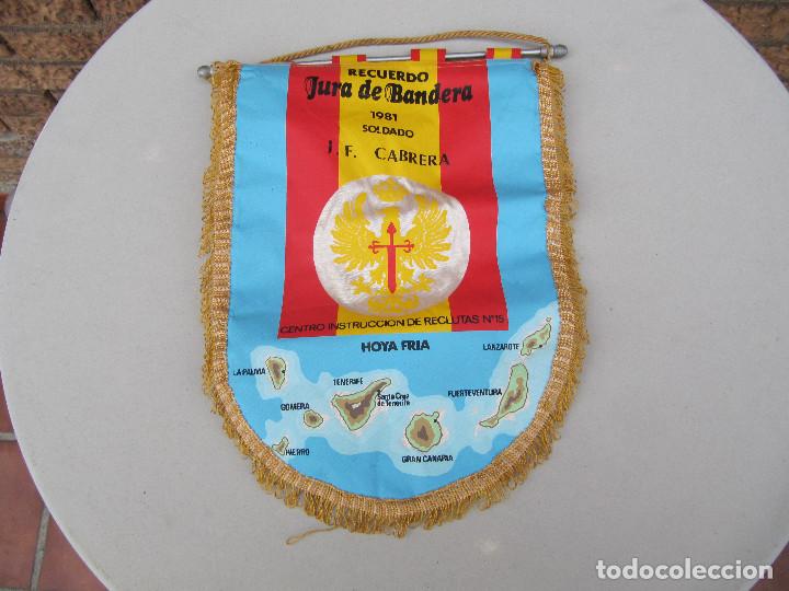 Militaria: PRECIOSO BANDERIN JURA DE BANDERA 1981-CENTRO INSTRUCCION DE RECLUTAS 15-HOYA FRIA