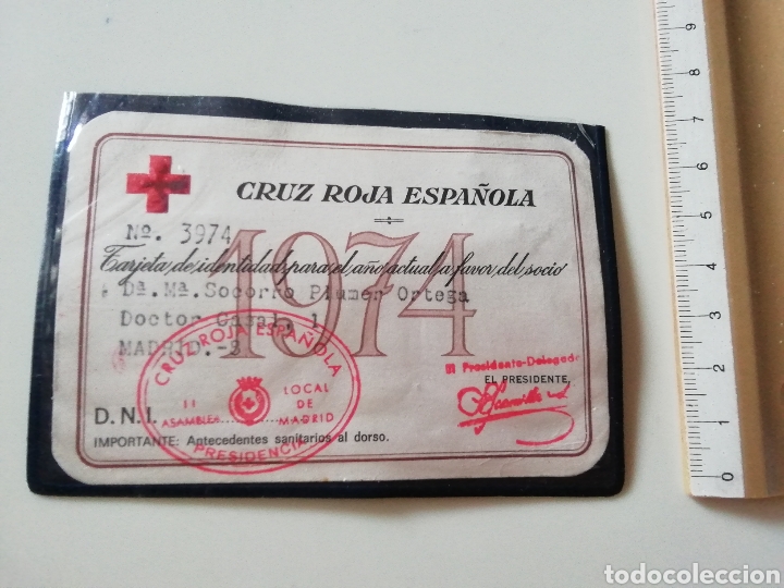 Militaria: CARNET CRUZ ROJA ESPA&Ntilde;OLA. 1974.