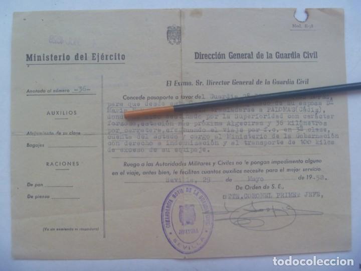Militaria: GUARDIA CIVIL : PASAPORTE DE GUARDIA DESDE SEVILLA A PALOMAS ( CADIZ ), 1958