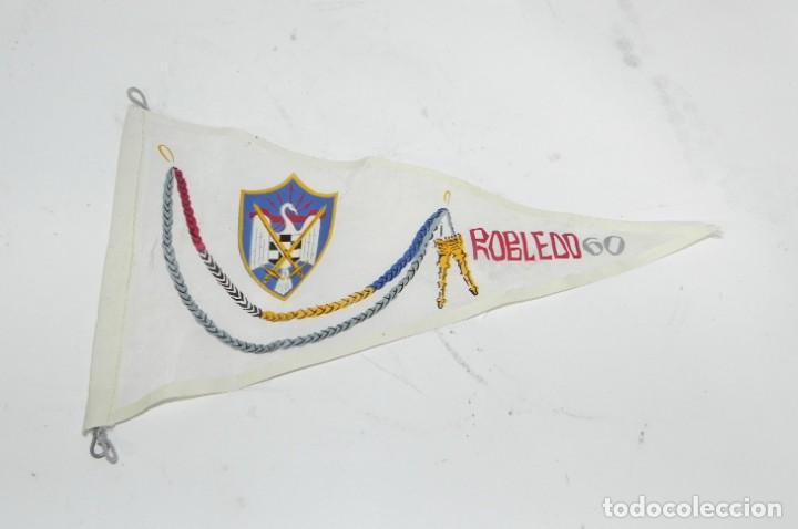Militaria: Bonito bander&iacute;n Campamento Robledo 1960, Frente de juventudes, MIDE 28 cm.