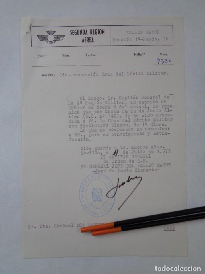 Militaria: AVIACION : NOTIFICACION CONCESION CRUZ DEL MERITO MILITAR A TENIENTE CORONEL. SEVILLA, 1977