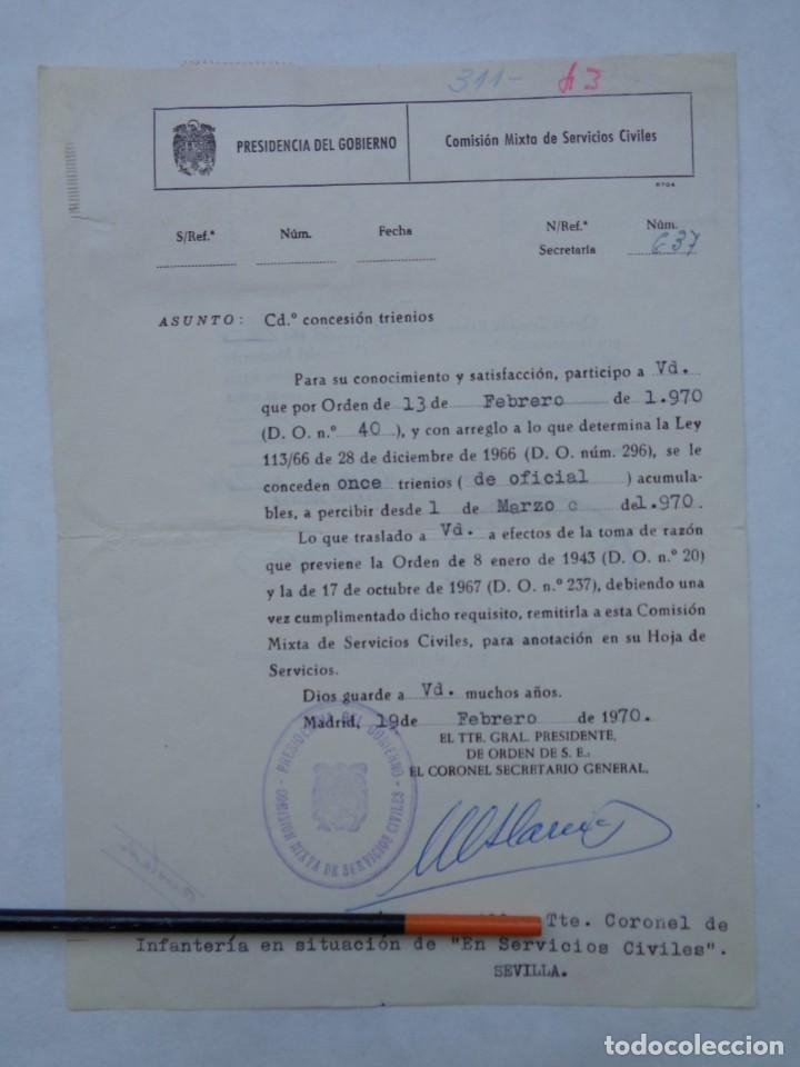 Militaria: PRESIDENCIA GOBIERNO - SERVCIOS CIVILES, NOTARIA : TRIENIOS TTE. CORONEL . MADRID, 1970. VI&Ntilde;ETAS