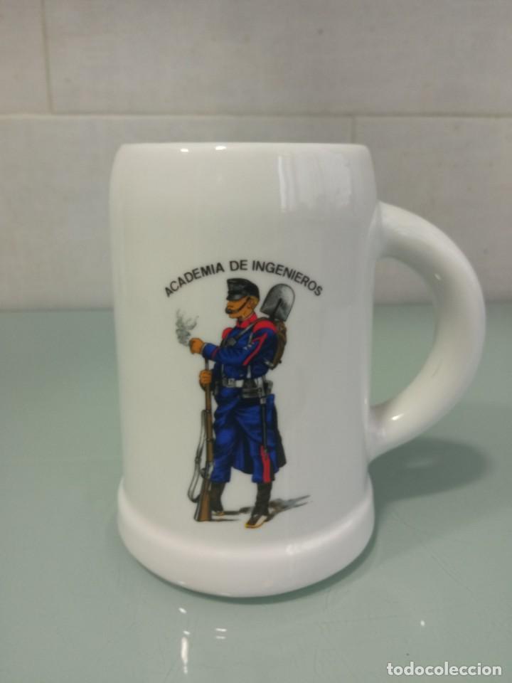 Militaria: Jarra de cerveza de la academia de ingenieros cer&aacute;micas Cartagena