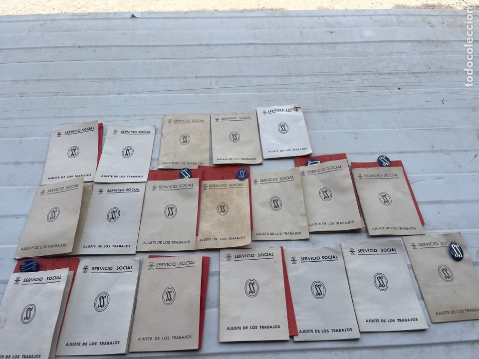 Militaria: Servicio social ajuste de los trabajadores con sus insignia y certificado